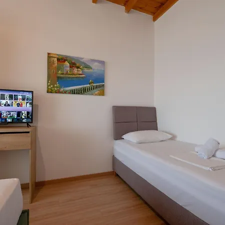 Luxor Apartamento Sarandë