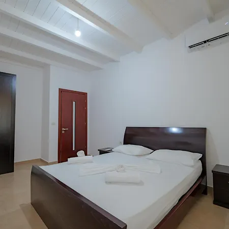 Luxor Apartamento Sarandë