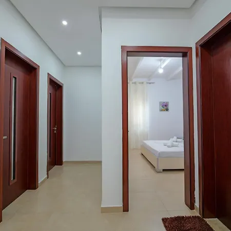 Luxor 아파트 Sarandë